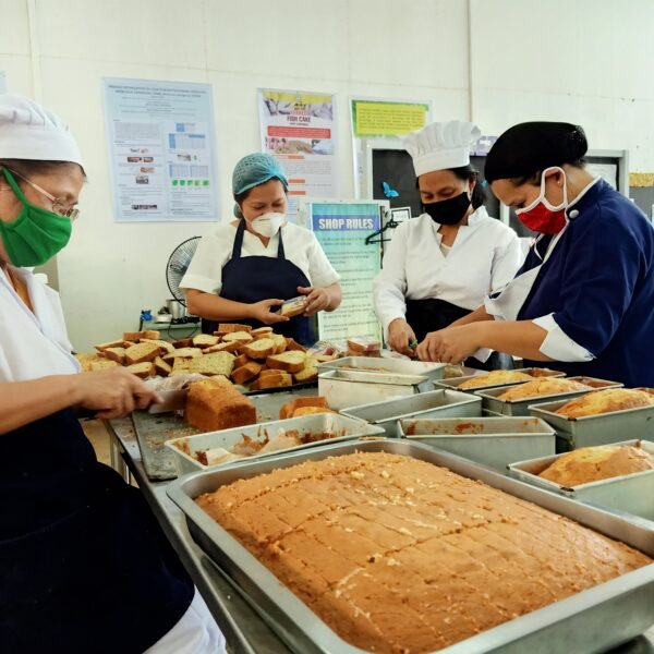SSU-CIT has a banana cake treat for the frontliners today