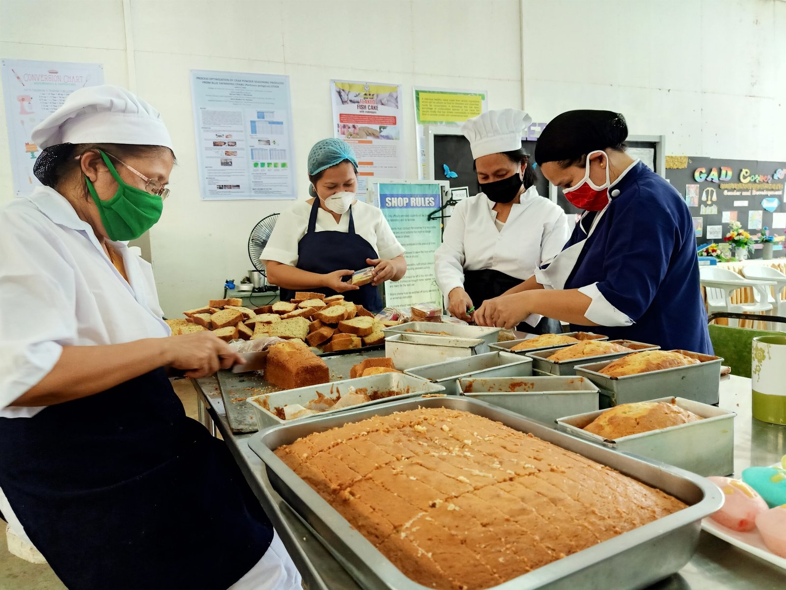 SSU-CIT has a banana cake treat for the frontliners today