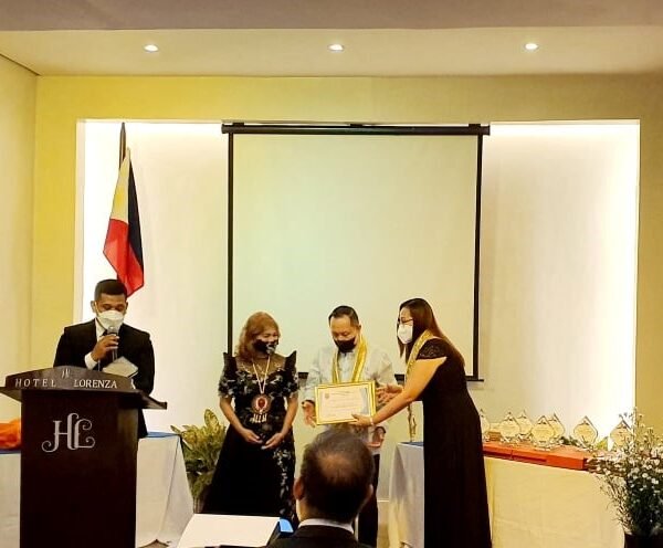 President Cardoso receives Administrator Honorific Award