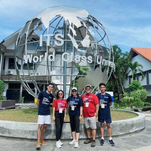 SSU faculty, students participate in ITS-Surabaya Cultural Exchange Program